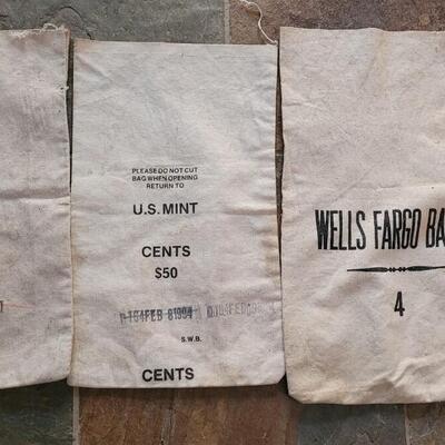 Lot 604: Vintage Bank Bags