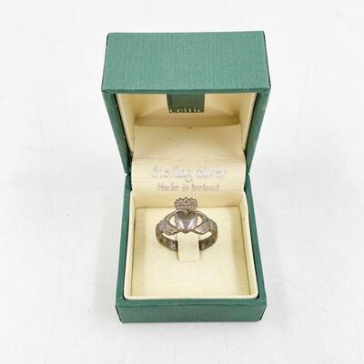 STERLING SILVER CLADDAGH RING - APPROX SIZE 9