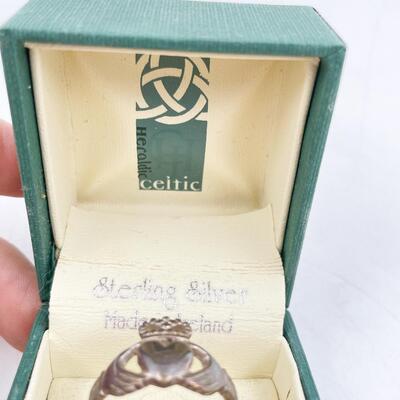 STERLING SILVER CLADDAGH RING - APPROX SIZE 9