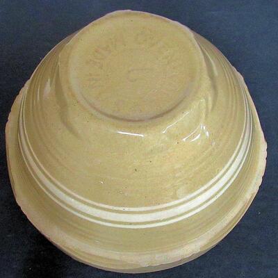 Nice Vintage Yellow Ware Striped Band Stoneware Mixing Bowl, #6 Ovenware, USA, 6 1/4" x 3 1/2"