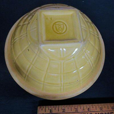 Vintage Yellow Ware Mixing Bowl #8, Checked Pattern, 8 1/4" x 4 1/2"