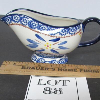 Temptations Gravy Boat