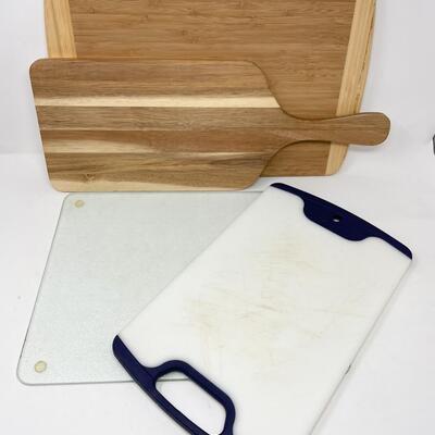 ASSORTED CUTTING BOARD LOT