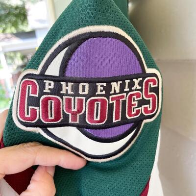 PHOENIX COYOTES HOME HOCKEY JERSEY #7 KEITH TKACHUK - SIZE M