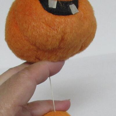 Lot of Misc Halloween Items Including Plush Pull Toy Pumpkin (Pull the baby pumpkin and the big one vibrates)