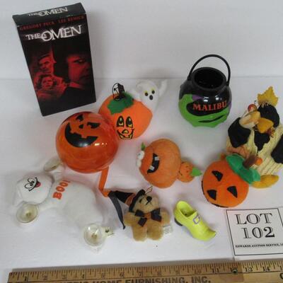 Lot of Misc Halloween Items Including Plush Pull Toy Pumpkin (Pull the baby pumpkin and the big one vibrates)