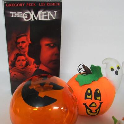 Lot of Misc Halloween Items Including Plush Pull Toy Pumpkin (Pull the baby pumpkin and the big one vibrates)