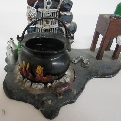 Vintage 1965 Aurora Plastics Model Halloween Witch With Accessories, Read Description!