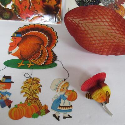 Lot of Vintage Fall Themed Decorations, Window Clings, Flats, Honeycomb