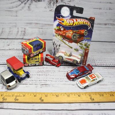 Lot of Collectible Toy Cars Packaged Unpackaged Hot Wheels