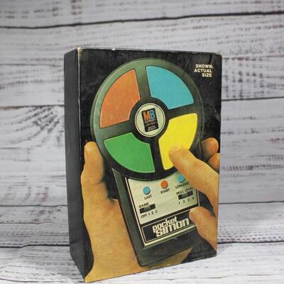 Retro Handheld Pocket Simon Game