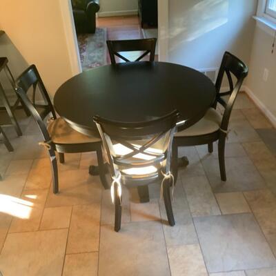 Crate and Barrel Kitchen/Dinning room Table with 4 x Chairs 
