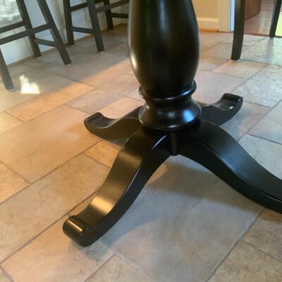 Crate and Barrel Kitchen/Dinning room Table with 4 x Chairs 