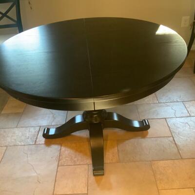 Crate and Barrel Kitchen/Dinning room Table with 4 x Chairs 