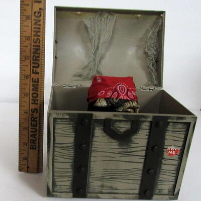HTF Halloween Battery Op Treasure Chest With Skull and Plastic Coins, Sings Bottle of Rum, Eyes Move, Read Description