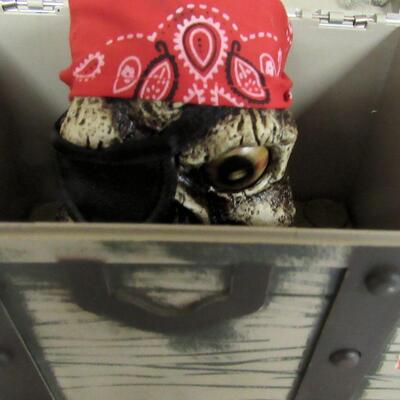 HTF Halloween Battery Op Treasure Chest With Skull and Plastic Coins, Sings Bottle of Rum, Eyes Move, Read Description