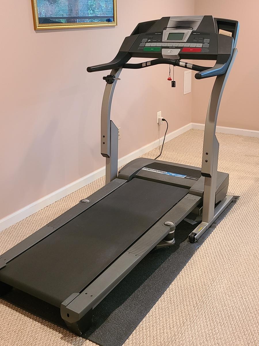 Lot 4 Pro Form XP 542E Working Treadmill EstateSales