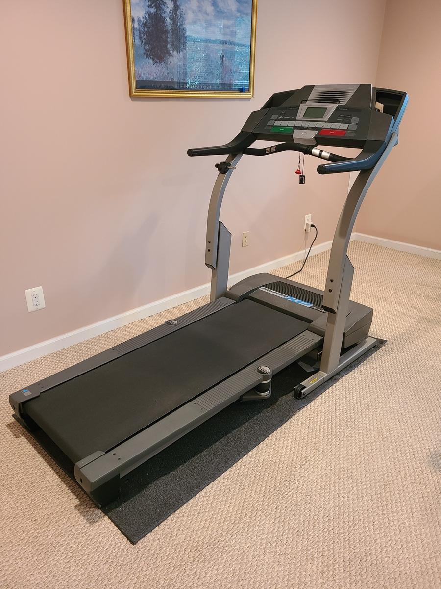Lot 4 Pro Form XP 542E Working Treadmill EstateSales