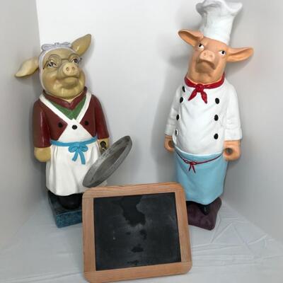 Mr and Ms Chef Pigs