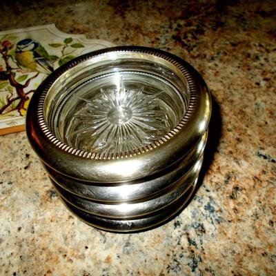 Collection of Miscellaneous Kitchen/Dining Items