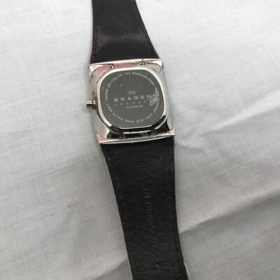 Jewelry, beakers, vase, perfume bottle, skagen watch