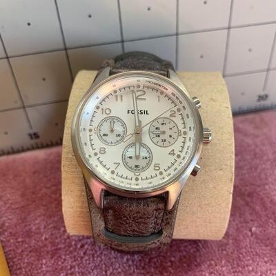 #17 Fossil Womenâ€™s Traveler Wrist Watch