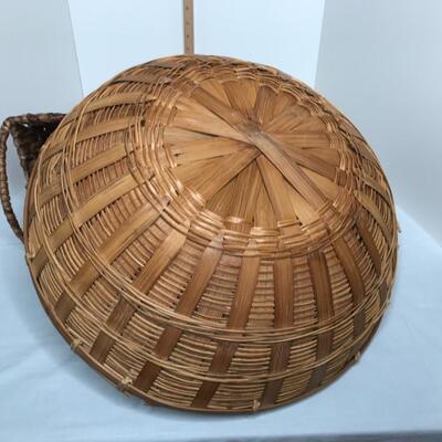 Baskets, pewter porridge bowls, toothpick holder and mug