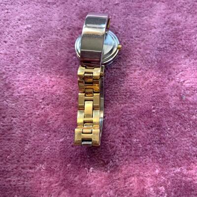 #21 Wristwatch and Bracelet Bundle 