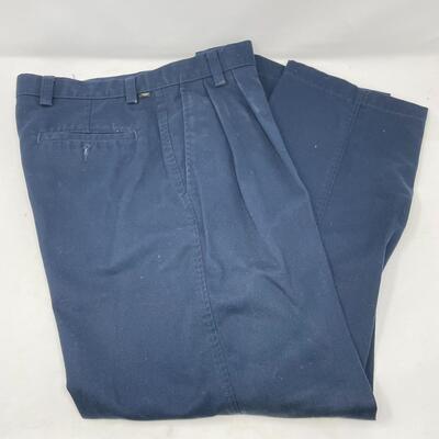 DOCKERS NAVY PLEATED PANTS - MENâ€™S W34 L30