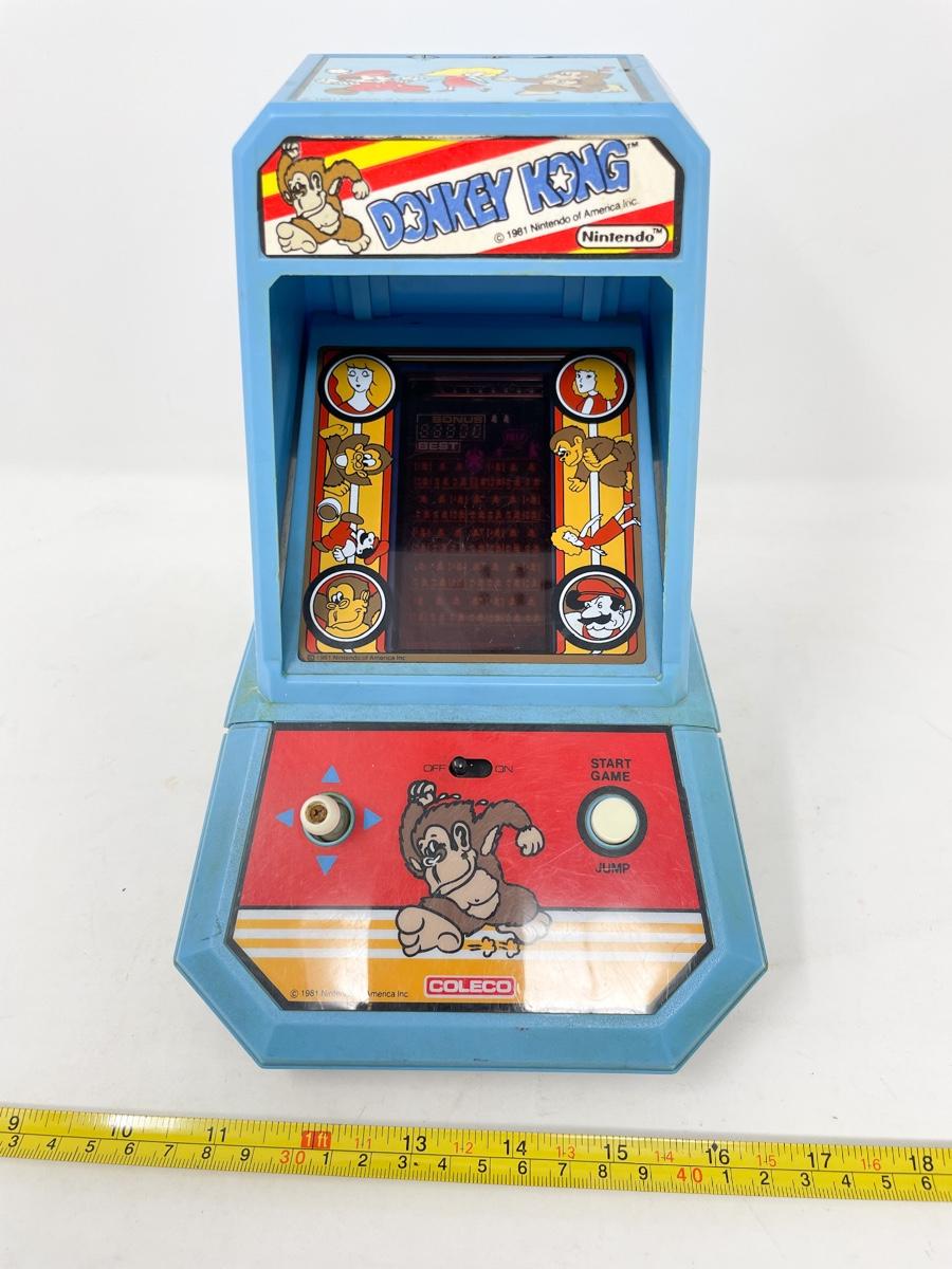 1981 COLECO MINI DONKEY KONG ARCADE GAME (NO. 2391)