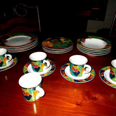 Studio Nova China, Jamaica pattern, Complete set of four place settings, plus one extra cup (21 pieces)