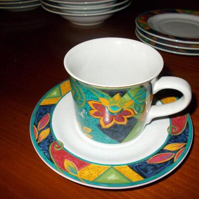 Studio Nova China, Jamaica pattern, Complete set of four place settings, plus one extra cup (21 pieces)