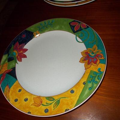 Studio Nova China, Jamaica pattern, Complete set of four place settings, plus one extra cup (21 pieces)