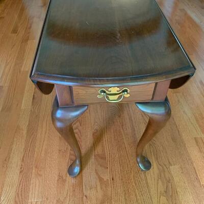 Lot 472: Queen Anne Style Accent Table & Chair
