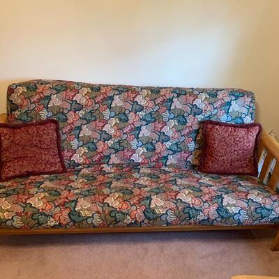 Lot 460: Futon Couch/Bed
