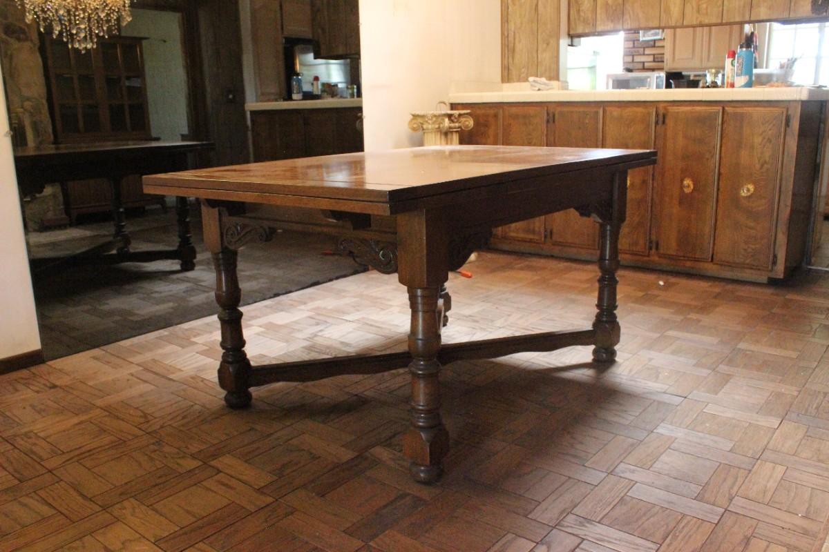 Antique Vintage Expandable Wood Dining Room Table
