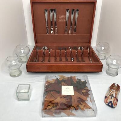 Flatware, 5 tea light holders, leaves for decoration, Indian shoe