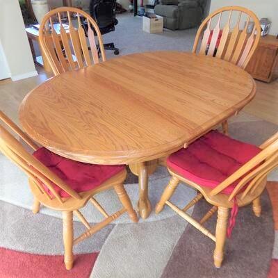 LOT 2  OAK DINING TABLE WITH 4 CHAIRS