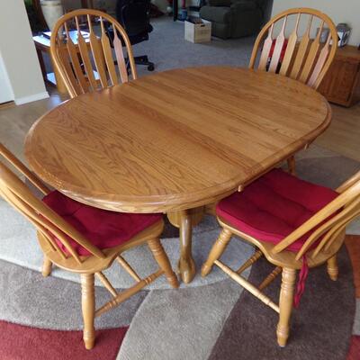 LOT 2  OAK DINING TABLE WITH 4 CHAIRS