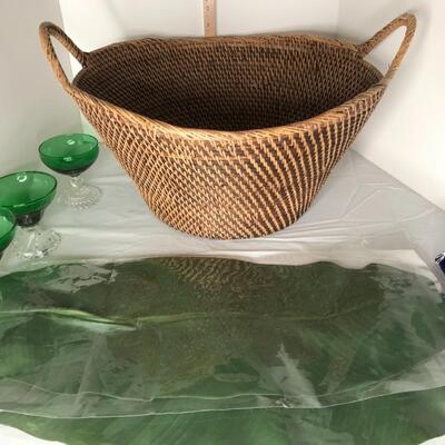 Basket, palm leaves, Lilly vase, 3 ice cream dishes