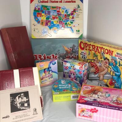 Vintage games, puzzles, state puzzle, baby boomer trivial pursuit