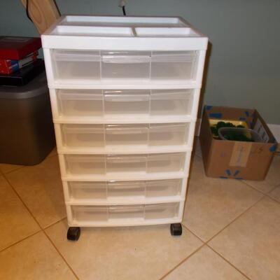 Variety of Storage Items (see all pictures)