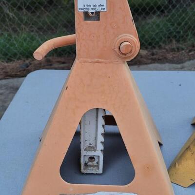 Lot 3: Pair of 6-Ton Auto Jack Stands 