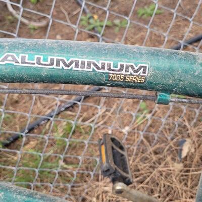 Lot 17: Aluminum AVALON NEXT 7005 SERIES Bicycle 