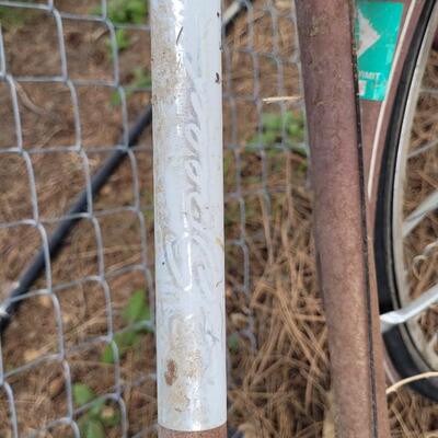 Lot 18: Vintage MURRAY 3-Speed Bicycle w/ HUFFY Seat