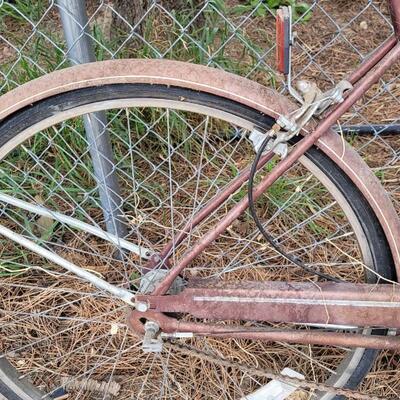 Lot 18: Vintage MURRAY 3-Speed Bicycle w/ HUFFY Seat