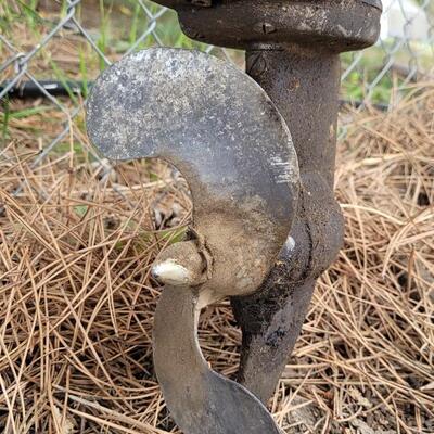 Lot 19: Vintage CHAMPION Outboard Boat Motor 