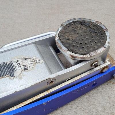 Lot 21: PITTSBURGH Automotive Floor Jack 
