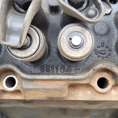 Lot 27: Vintage MERCRUISER Marine Boat Engine In-Line 6 Cylinder 