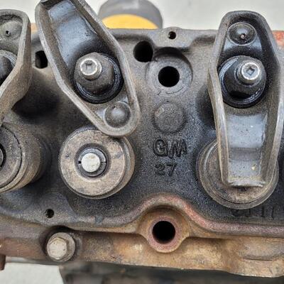 Lot 27: Vintage MERCRUISER Marine Boat Engine In-Line 6 Cylinder 